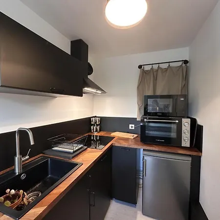 Charmante Longere Bourbonnaise Renovee Avec Vue Panoramique Et Jardin - Fr-1-489-355 Besson