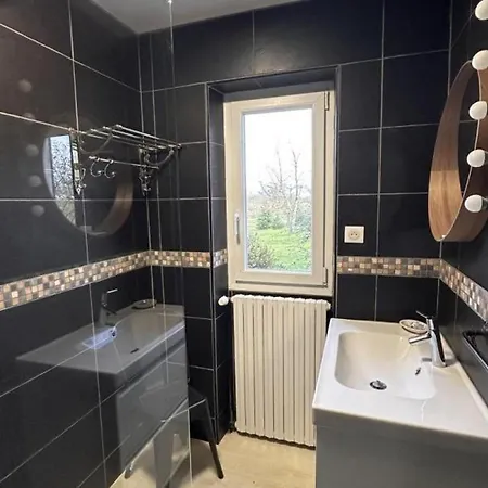 Charmante Longere Bourbonnaise Renovee Avec Vue Panoramique Et Jardin - Fr-1-489-355 Vakantiehuis