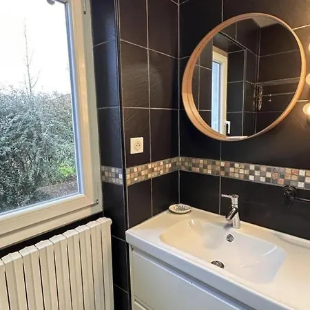 Charmante Longere Bourbonnaise Renovee Avec Vue Panoramique Et Jardin - Fr-1-489-355 *