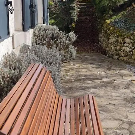 Charmante Longere Bourbonnaise Renovee Avec Vue Panoramique Et Jardin - Fr-1-489-355 Kır Evi Besson